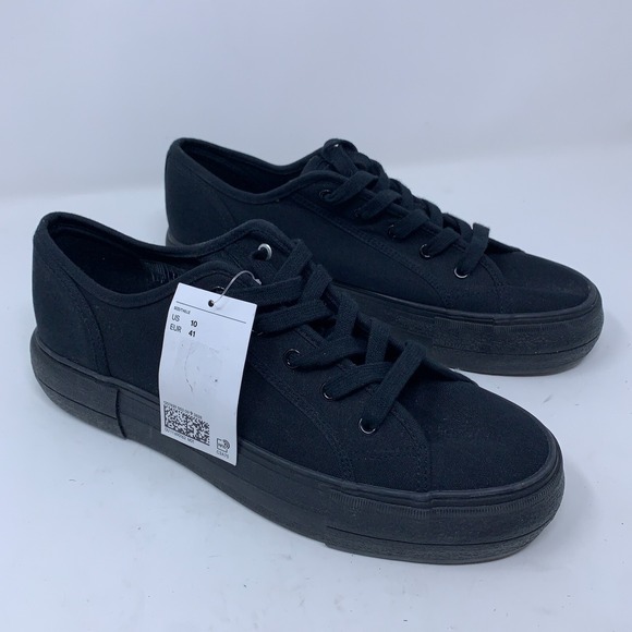 H&M Shoes - H&M Womens Shoe Size 10 Black Canvas Lace Up Sneakers NWT